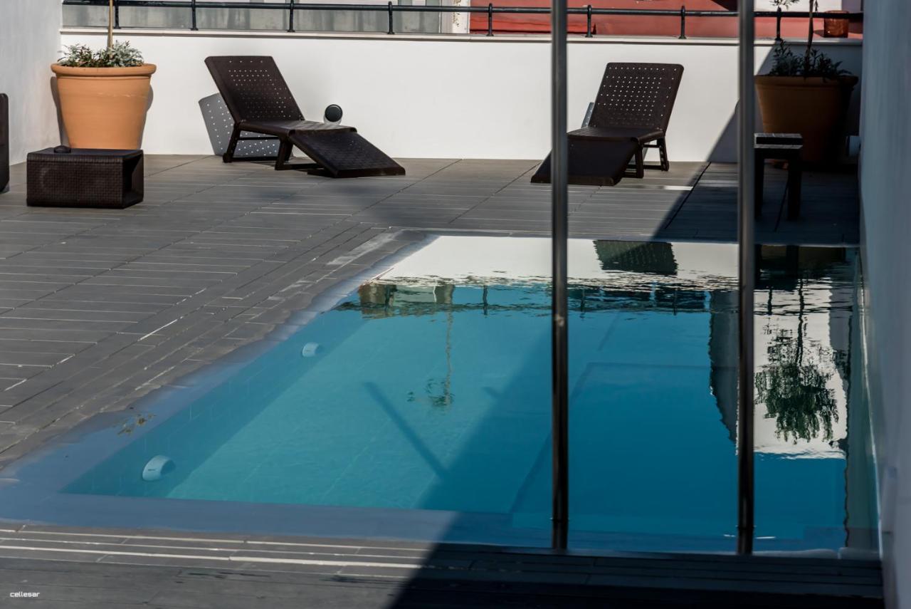 Welldone Quality - Crystal Pool Otel Sevilla Dış mekan fotoğraf